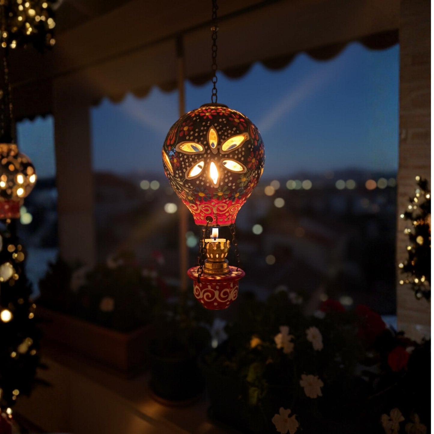 Hand-Painted Hot Air Balloon Hanging Lamp – Vintage Style Gas Lantern