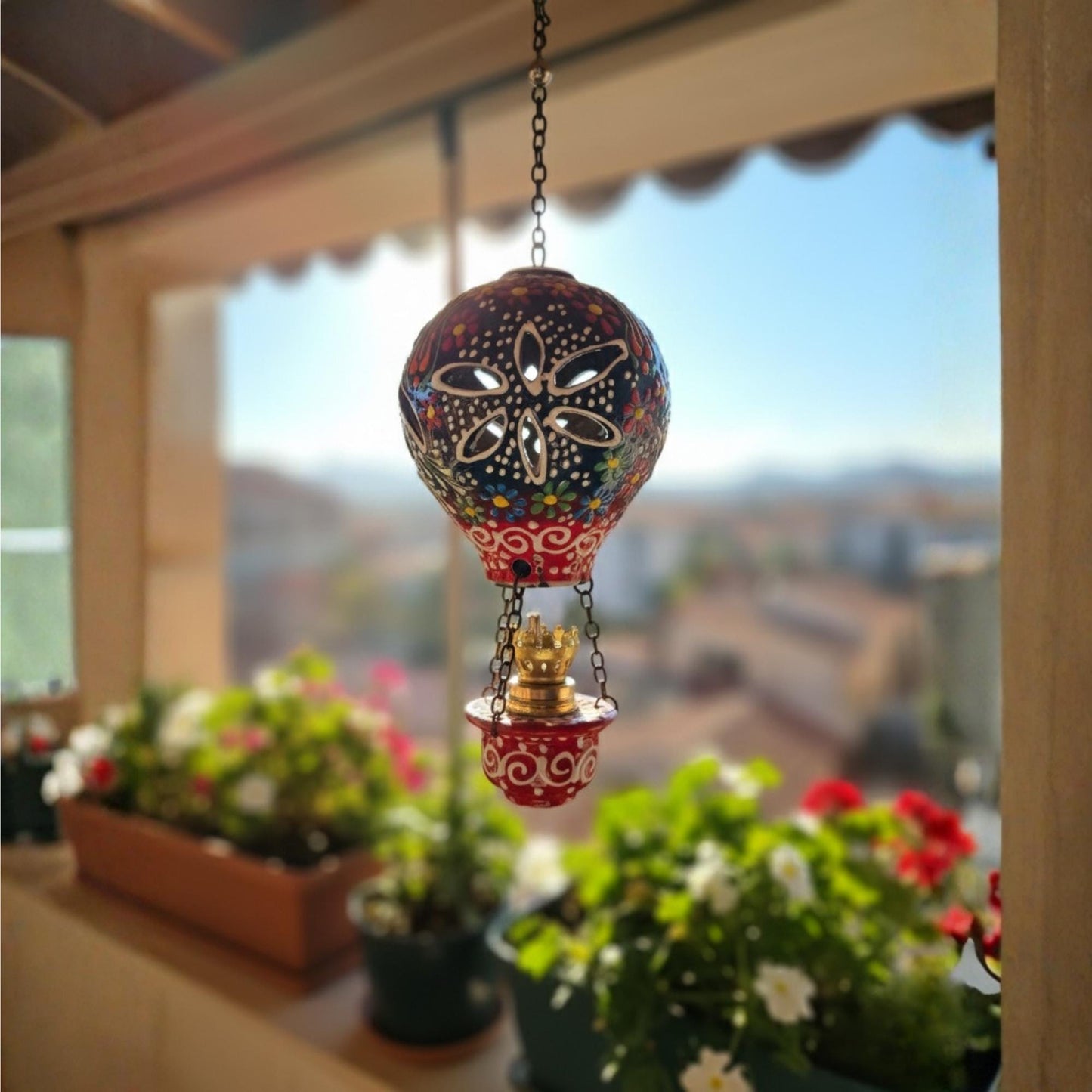 Hand-Painted Hot Air Balloon Hanging Lamp – Vintage Style Gas Lantern