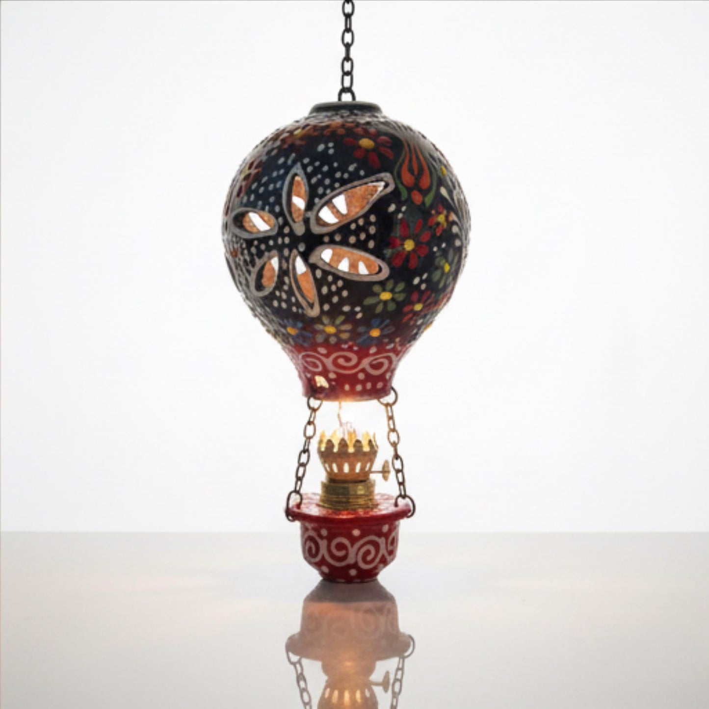Hand-Painted Hot Air Balloon Hanging Lamp – Vintage Style Gas Lantern
